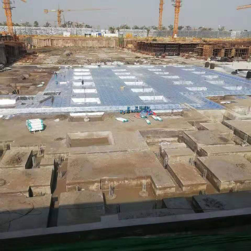 基础做自粘防水材料