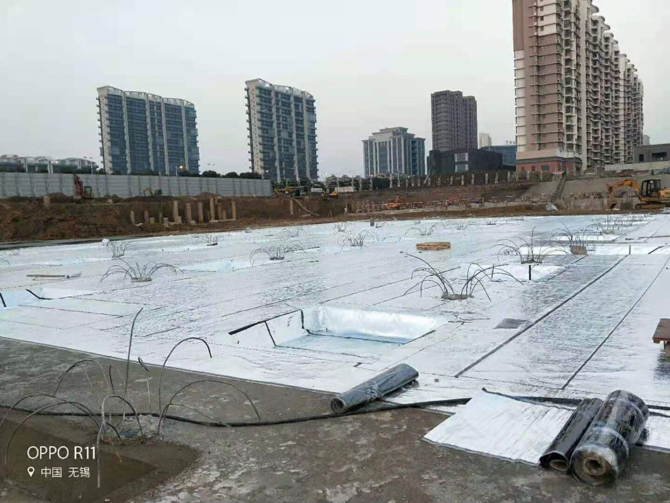 基础做自粘防水材料